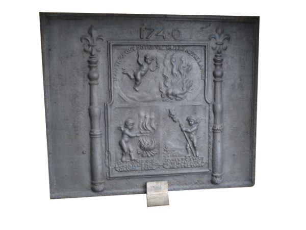 Plaque en Fonte Datée de 1740